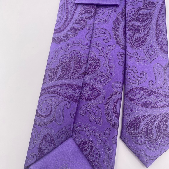 Brioni Elegant Purple Paisley Tie - Picture 2 of 6